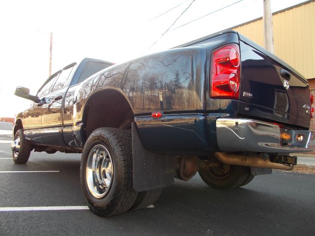 2009 Dodge Ram 3500 2WD Double Cab Standard Bed 5.7L V8 (SE) Truck