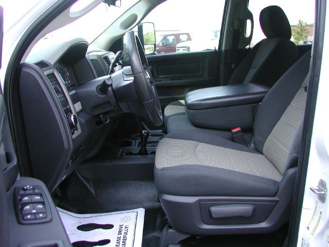 2011 Dodge Ram 3500 AWD, DVD, Navi, Rear Camera