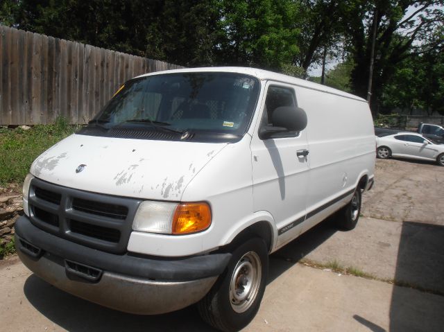 2002 Dodge Ram Cargo L.T. 4-w.d. 5.3L