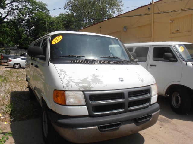 2002 Dodge Ram Cargo L.T. 4-w.d. 5.3L
