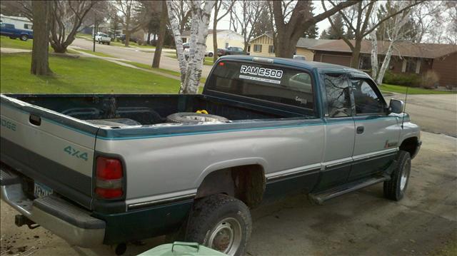 1997 Dodge Ram Pickup LS 4X4