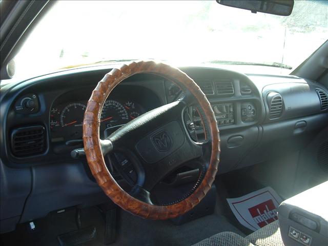1998 Dodge Ram Pickup Base