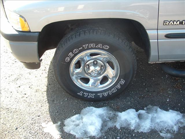 1998 Dodge Ram Pickup Base