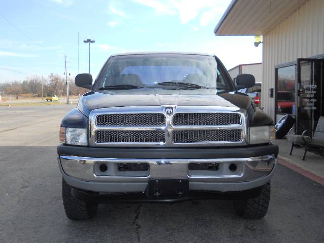 2000 Dodge Ram Pickup Base