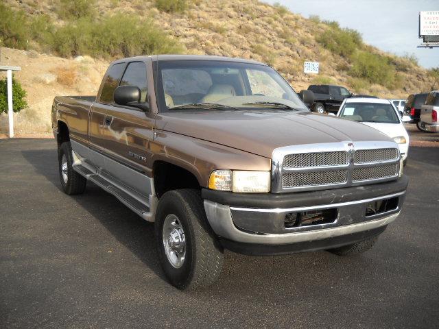 2000 Dodge Ram Pickup S Auto