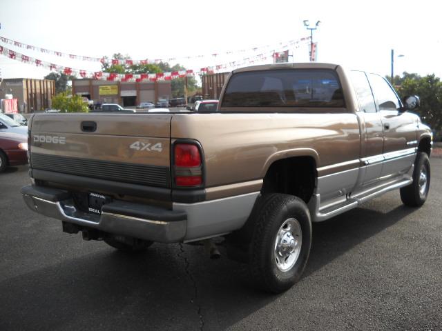 2000 Dodge Ram Pickup S Auto