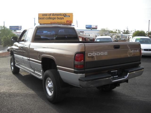 2000 Dodge Ram Pickup S Auto