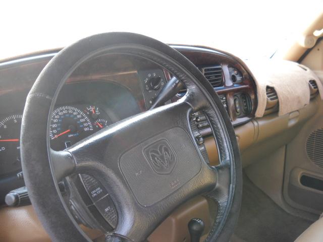 2000 Dodge Ram Pickup S Auto