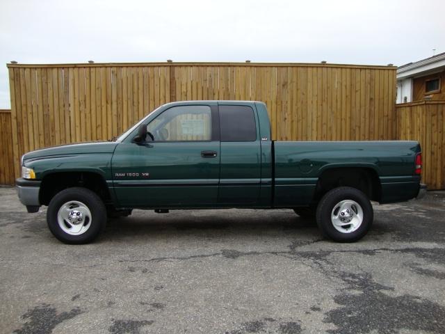 2000 Dodge Ram Pickup SLT