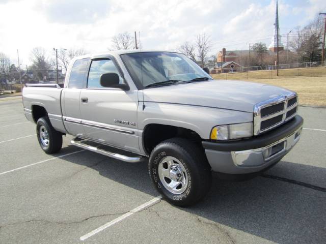 2000 Dodge Ram Pickup Base