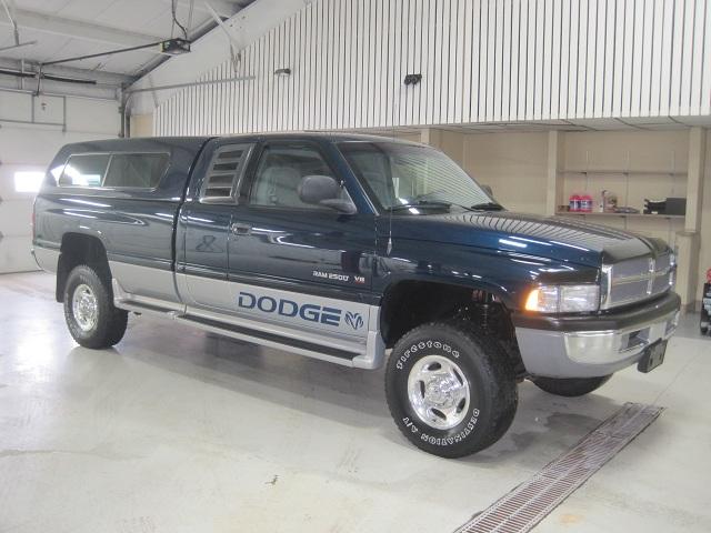 2000 Dodge Ram Pickup 2WD 4dr Ultimate