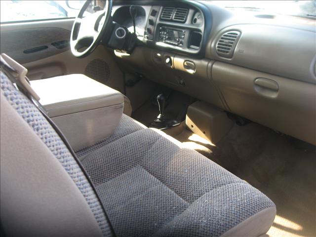 2000 Dodge Ram Pickup SLT