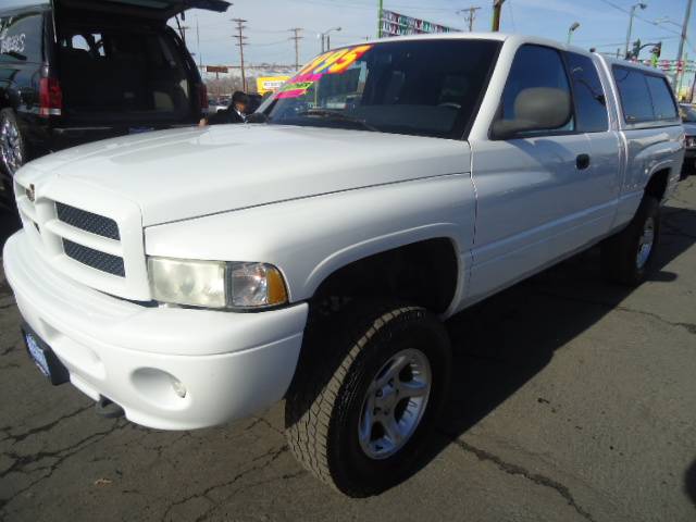 2001 Dodge Ram Pickup XLE V6 Navigation
