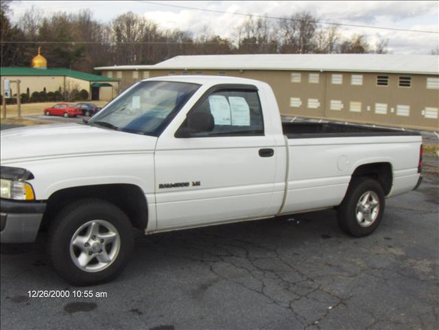 2001 Dodge Ram Pickup Base