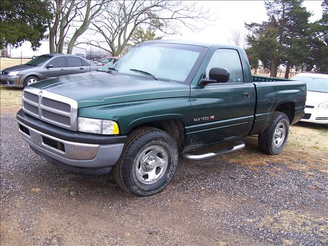 2001 Dodge Ram Pickup Base