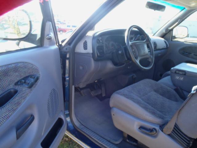 2001 Dodge Ram Pickup 2dr Reg Cab 120.5 WB ST