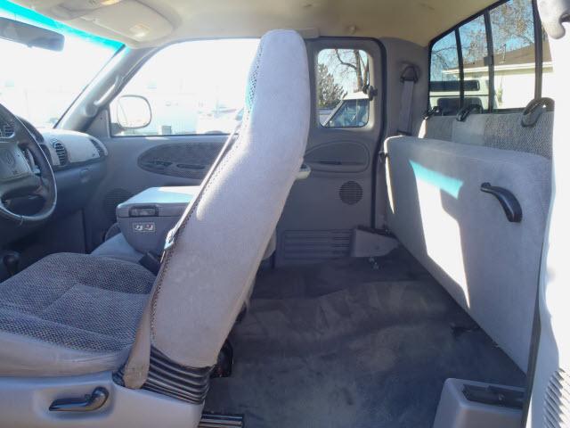 2001 Dodge Ram Pickup 2dr Reg Cab 120.5 WB ST