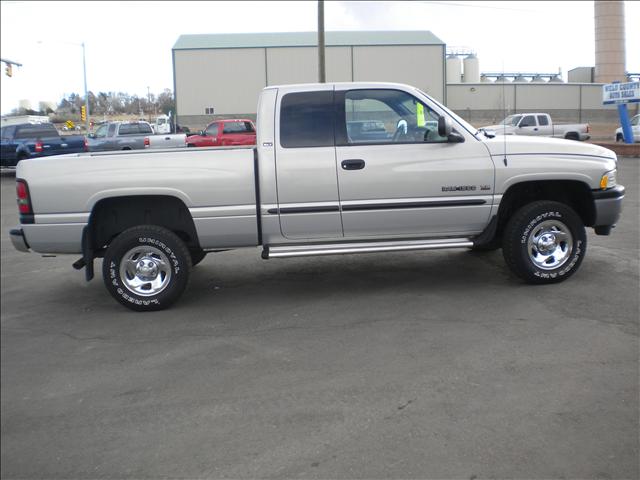 2001 Dodge Ram Pickup SLT