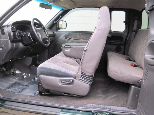 2001 Dodge Ram Pickup Unknown