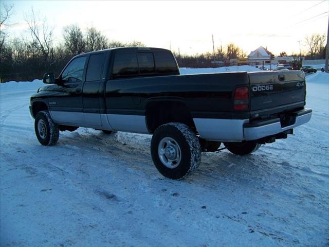 2001 Dodge Ram Pickup Base