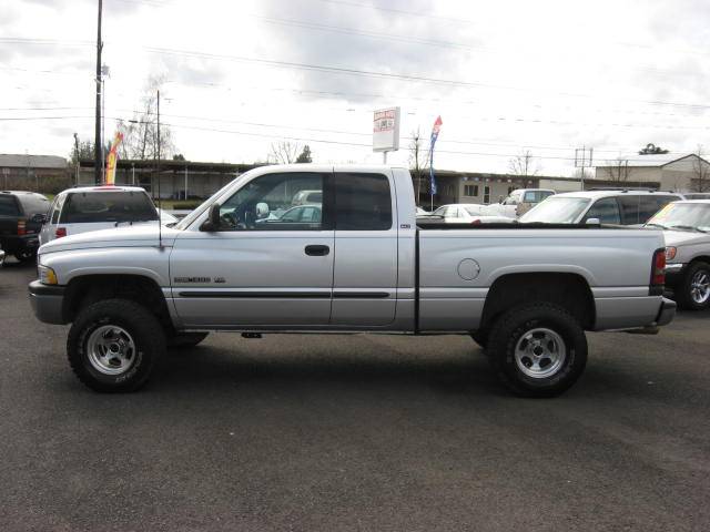 2001 Dodge Ram Pickup SLT