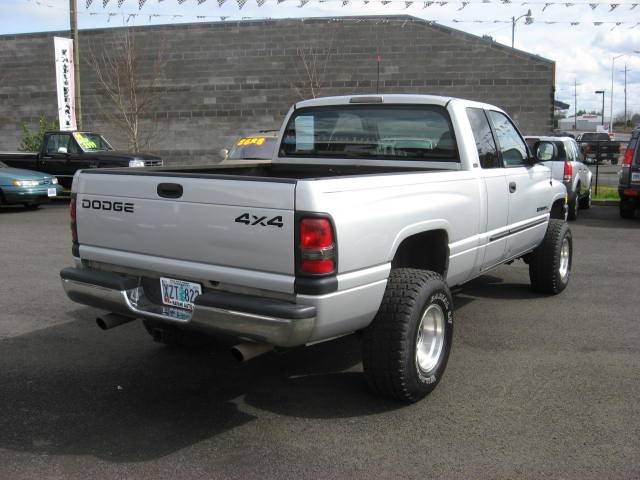 2001 Dodge Ram Pickup SLT