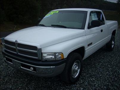 2001 Dodge Ram Pickup Base