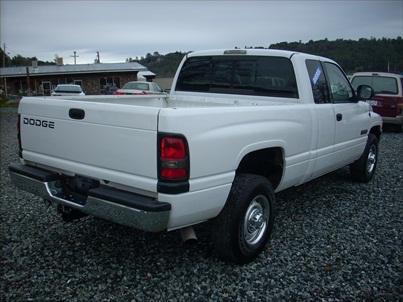 2001 Dodge Ram Pickup Base