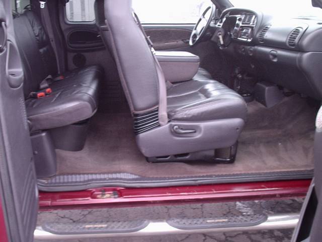2001 Dodge Ram Pickup SLT