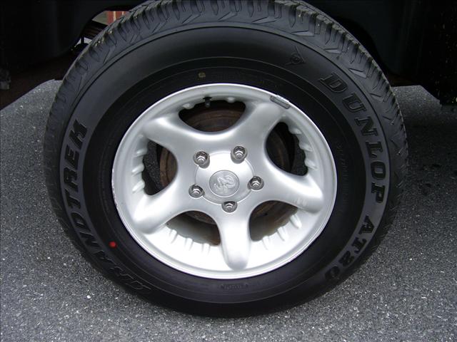 2001 Dodge Ram Pickup T Chairs