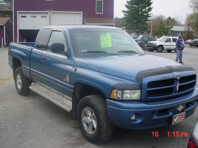 2001 Dodge Ram Pickup Base