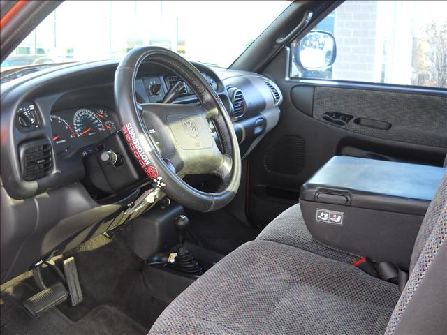 2001 Dodge Ram Pickup Base