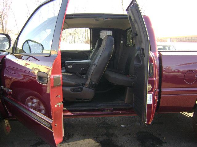 2001 Dodge Ram Pickup Base