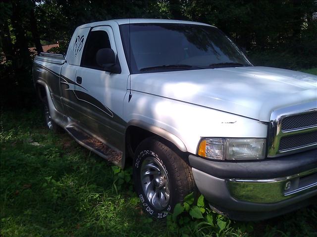 2001 Dodge Ram Pickup 14 Box MPR