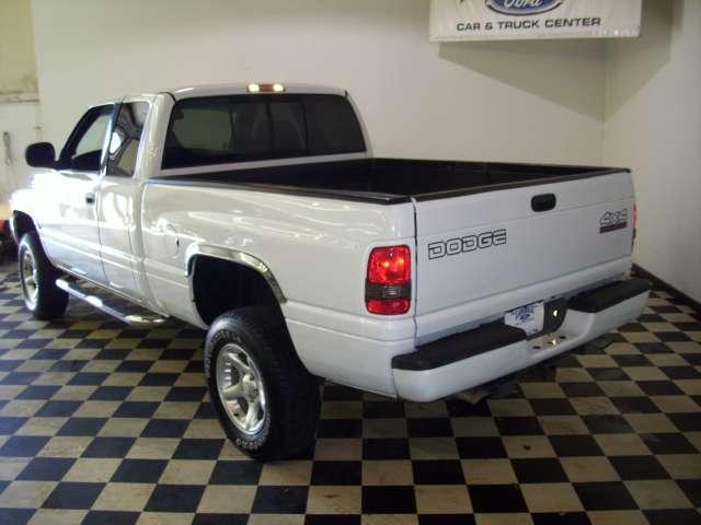 2001 Dodge Ram Pickup SLT