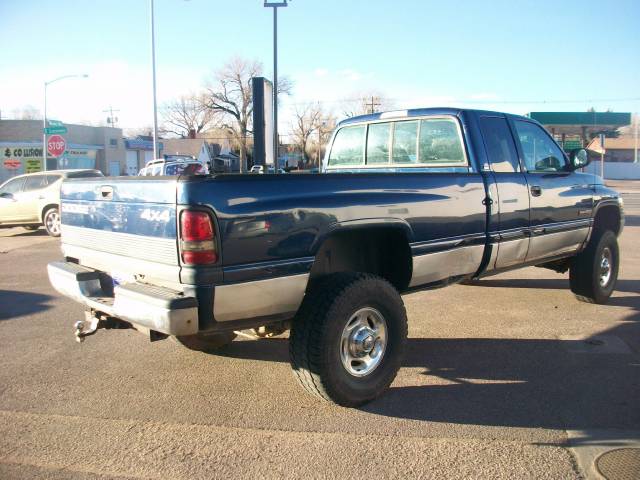 2001 Dodge Ram Pickup SLT