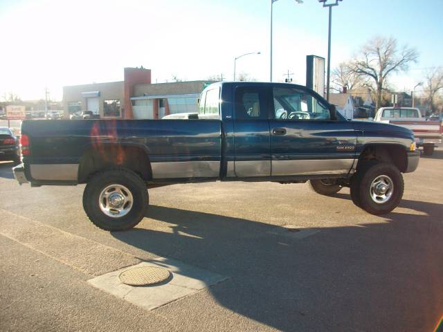 2001 Dodge Ram Pickup SLT