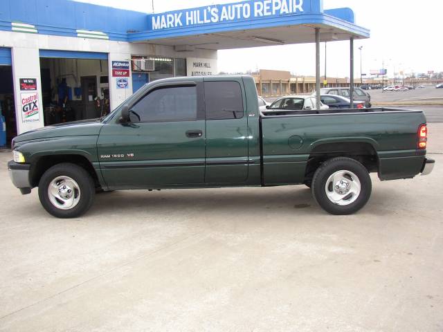 2001 Dodge Ram Pickup Base