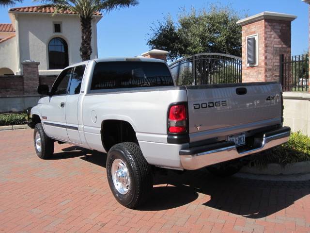 2001 Dodge Ram Pickup SL2