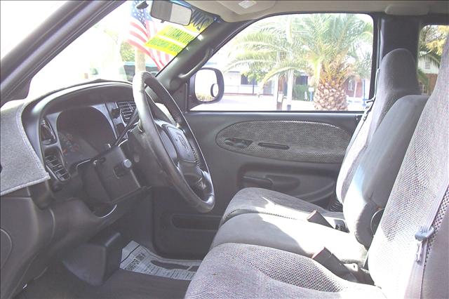 2001 Dodge Ram Pickup Premier 4x4 SUV