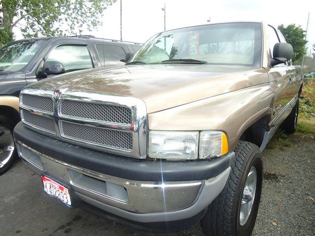 2001 Dodge Ram Pickup Reg Cab 135 WB HD 4WD