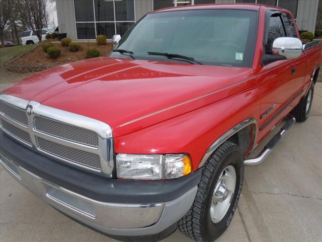 2001 Dodge Ram Pickup SLT