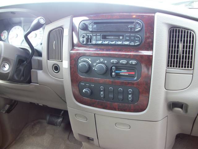 2002 Dodge Ram Pickup Base