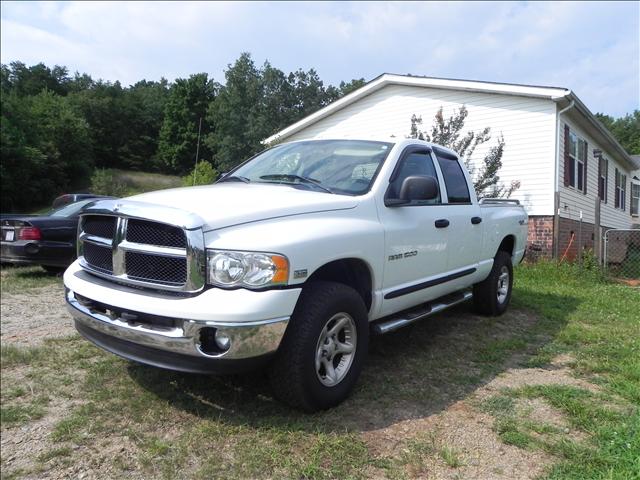 2004 Dodge Ram Pickup SLT