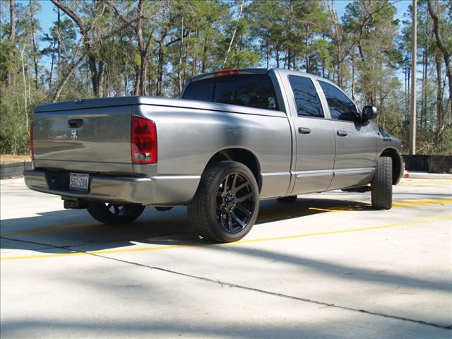 2005 Dodge Ram Pickup EX W/ Leather And DVD