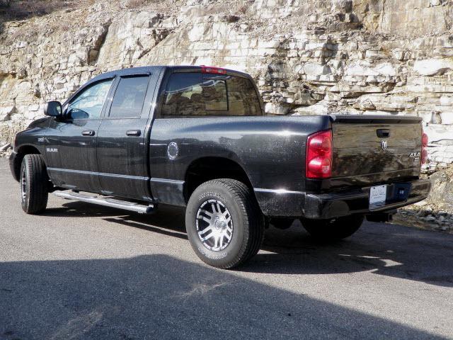 2008 Dodge Ram Pickup Bucket