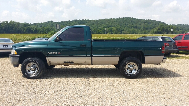1995 Dodge Ram Pickup 1500 Eddie Baurer - Liquidator