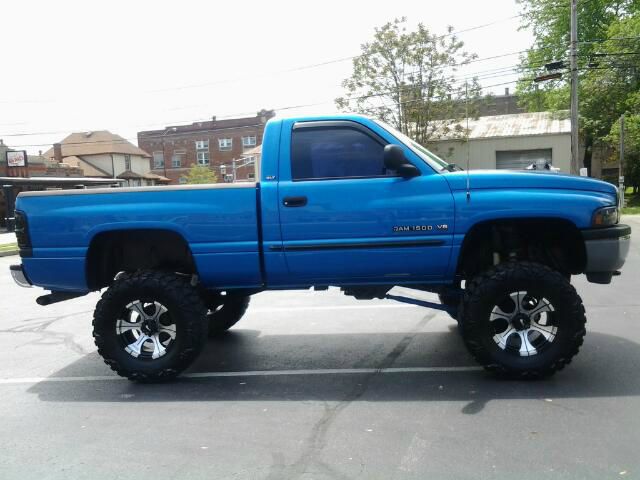 2000 Dodge Ram Pickup 1500 T6 Sport Utility 4D