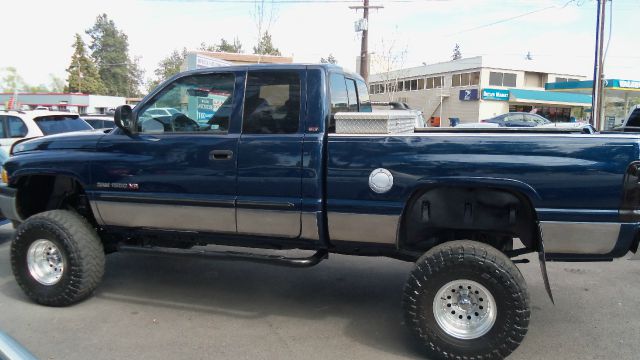 2001 Dodge Ram Pickup 1500 SLT