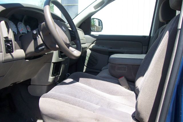 2004 Dodge Ram Pickup 1500 SLT